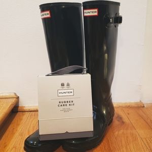 Hunter Original Tall Gloss Black Boots with Care Kit - Bundle
